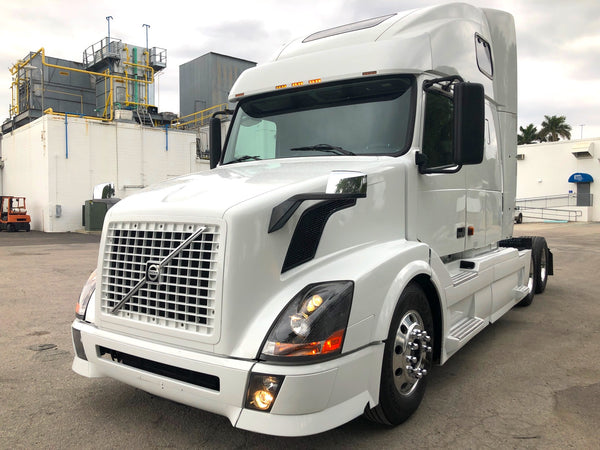 2008 Volvo VNL 670 PRE EMISSION Semi Truck , D12, Auto, NO DPF NO DEF