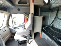 2016 Freightliner Cascadia DD13, 10 Spd Manual, Lots of options, LOW LOW Miles 496k