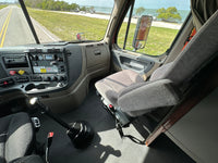 2016 Freightliner Cascadia DD13, 10 Spd Manual, Lots of options, LOW LOW Miles 496k
