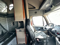 2016 Freightliner Cascadia DD13, 10 Spd Manual, Lots of options, LOW LOW Miles 496k