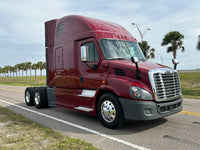 2016 Freightliner Cascadia DD13, 10 Spd Manual, Lots of options, LOW LOW Miles 496k