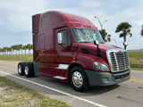 2016 Freightliner Cascadia DD13, 10 Spd Manual, Lots of options, LOW LOW Miles 496k