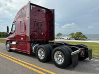 2016 Freightliner Cascadia DD13, 10 Spd Manual, Lots of options, LOW LOW Miles 496k