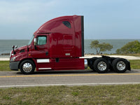 2016 Freightliner Cascadia DD13, 10 Spd Manual, Lots of options, LOW LOW Miles 496k