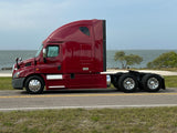 2016 Freightliner Cascadia DD13, 10 Spd Manual, Lots of options, LOW LOW Miles 496k