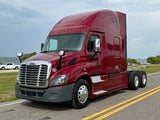 2016 Freightliner Cascadia DD13, 10 Spd Manual, Lots of options, LOW LOW Miles 496k
