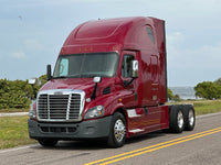 2016 Freightliner Cascadia DD13, 10 Spd Manual, Lots of options, LOW LOW Miles 496k