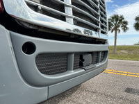 2016 Freightliner Cascadia DD13, 10 Spd Manual, Lots of options, LOW LOW Miles 496k
