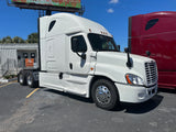 2015 Freightliner Cascadia, 10 spd, DD15, CRATE ENGINE!, 455HP, 70" DOUBLE BUNK!