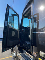 2016 Volvo VNL730, D13, AUTO, I-SHIFT, 79" SLEEPER W/ WORK STATION!!!!