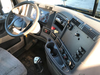 2012 Freightliner Cascadia Daycab 450k