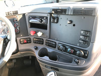 2012 Freightliner Cascadia Daycab 450k