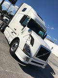 2011 Volvo VNL 670 Semi Truck