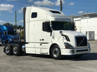 2011 Volvo VNL 670 Semi Truck