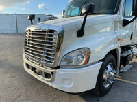 2013 Freightliner Cascadia 125, Cummins ISX 450HP, 10 Speed Manual, 488k Miles!!!