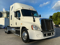 2013 Freightliner Cascadia 125, Cummins ISX 450HP, 10 Speed Manual, 488k Miles!!!