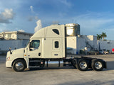 2015  Freightliner Cascadia 125, Cummins ISX, 10 Speed Manual, 521k Miles!!!