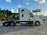 2013 Freightliner Cascadia 125, Cummins ISX 450HP, 10 Speed Manual, 488k Miles!!!