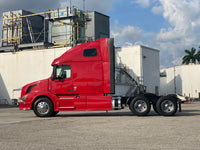 2015 Volvo VNL 670 D13,I-shift AUTO, APU, INVERTER, 585k,Collision Mitigation! BRAND NEW VIRGIN TIRES.