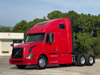 2015 Volvo VNL 670 D13,I-shift AUTO, APU, INVERTER, 585k,Collision Mitigation! BRAND NEW VIRGIN TIRES.