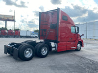 2015 Volvo VNL 670 D13,I-shift AUTO, APU, INVERTER, 518k