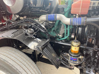 2015 Volvo VNL 670 D13,I-shift AUTO, APU, INVERTER, 585k,Collision Mitigation! BRAND NEW VIRGIN TIRES.