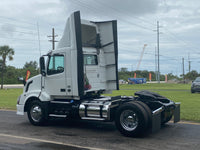 2015 Volvo VNL42T300 Single Axle Day Cab, Volvo D13, I Shift Auto, 692k Miles!!!