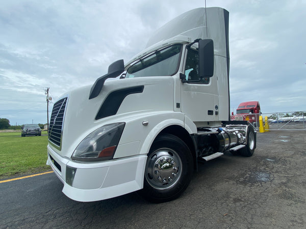 2015 Volvo VNL42T300 Single Axle Day Cab, Volvo D13, I Shift Auto, 692k Miles!!!