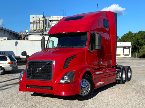 2013 Volvo VNL 670 CUMMINS ISX, AUTO, APU, INVERTER! only 518K miles!!!