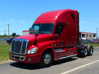 2012 Freightliner Cascadia 125, Cummins ISX, AUTO, APU, Inverter, 373k Miles!!!