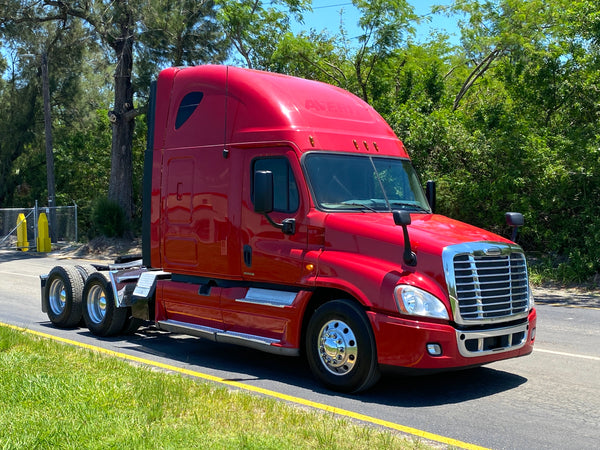 2013 Freightliner Cascadia 125, Cummins ISX, AUTO, APU, Inverter, 727k