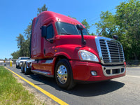 2012 Freightliner Cascadia 125, Cummins ISX, AUTO, APU, Inverter, 373k Miles!!!